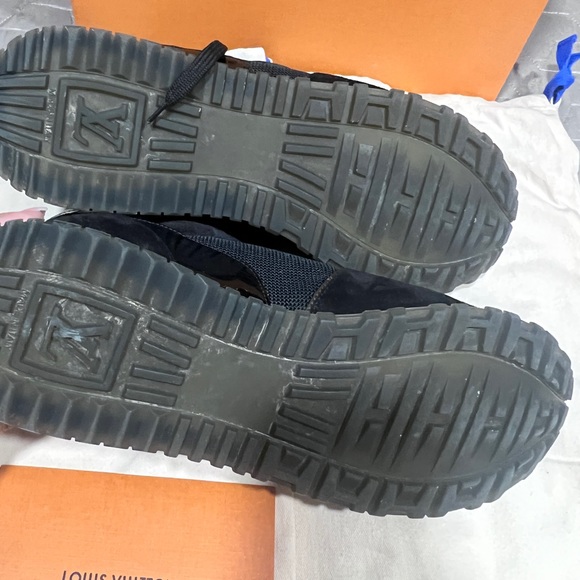 Louis Vuitton Run Away Sneakers - Picture 10 of 10